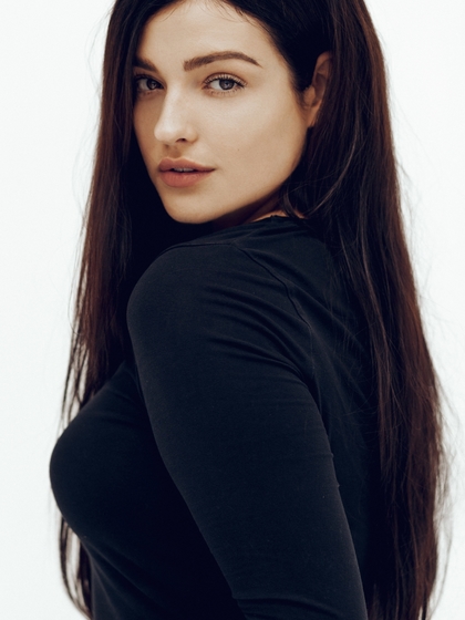 JOLIE VAN DEN BIGHELAAR