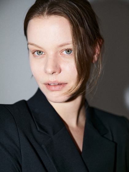 CAROLIN LOOSEN